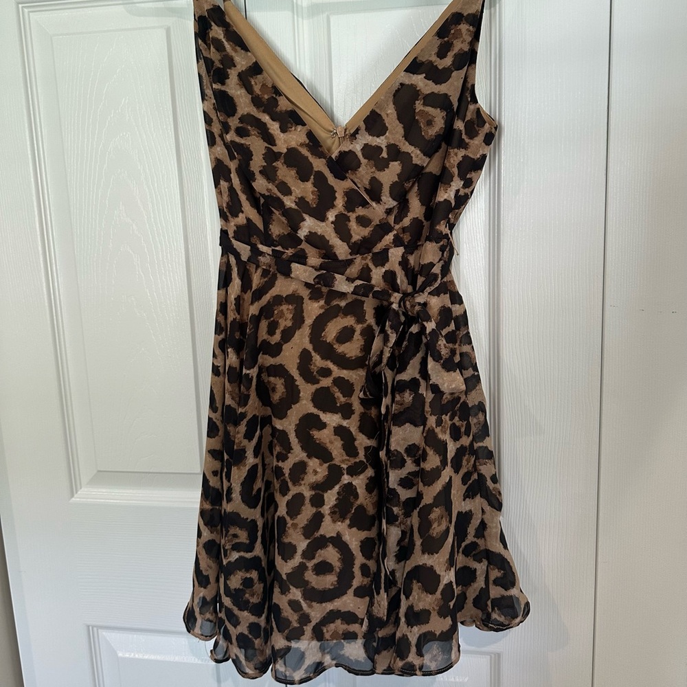 Chic Leopard Print Mini Dress